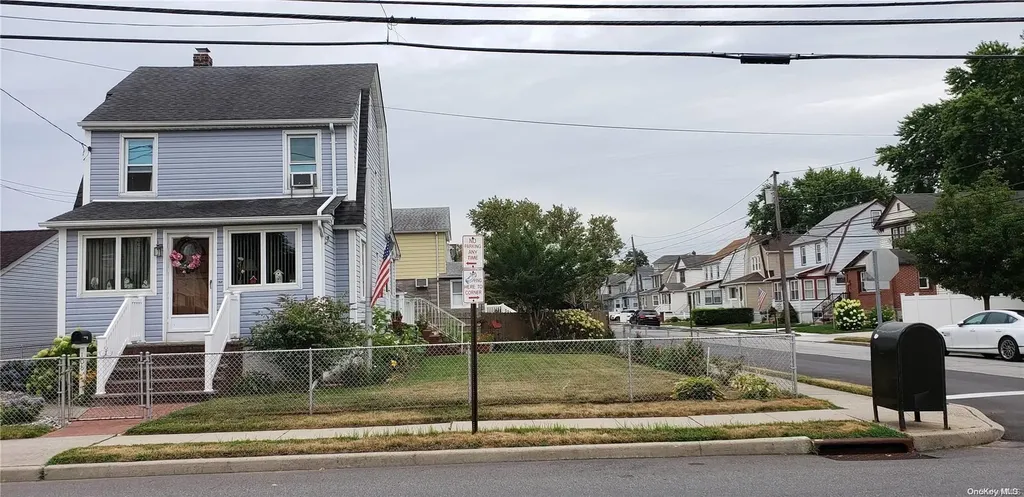 108 Roosevelt Avenue Valley Stream NY 11581