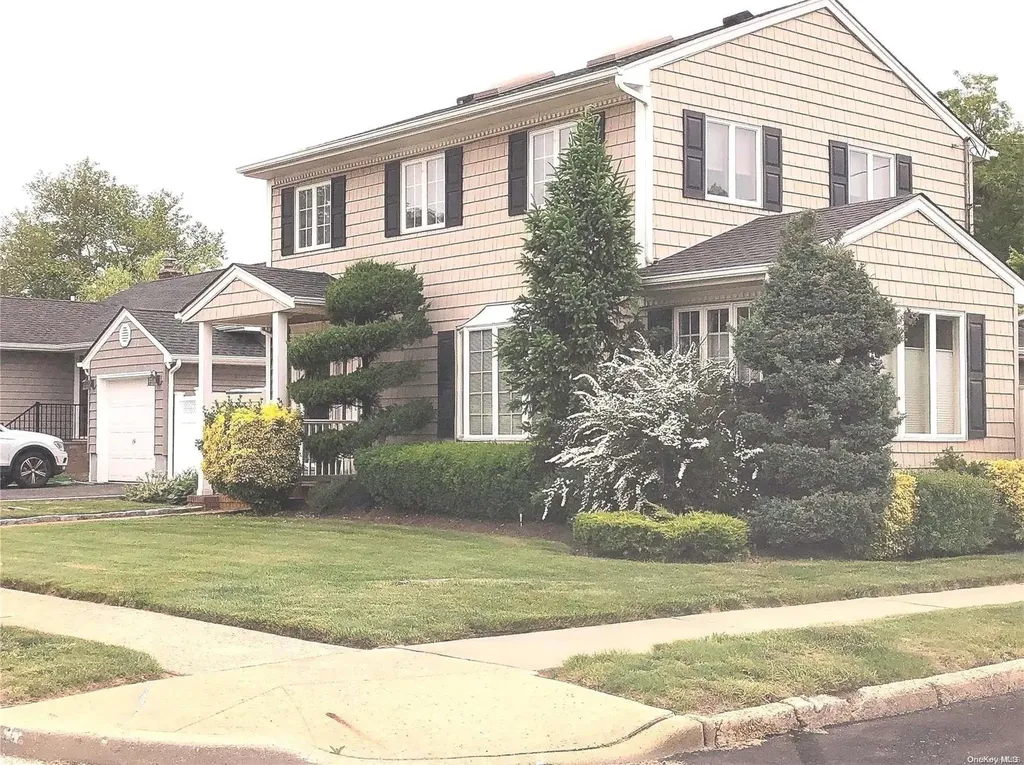 2315 Eastern Avenue Bellmore NY 11710