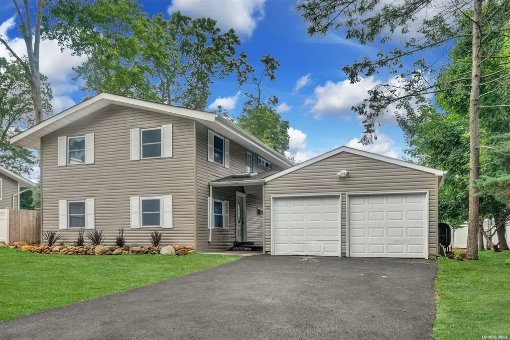 11 Redleaf Lane Commack NY 11725