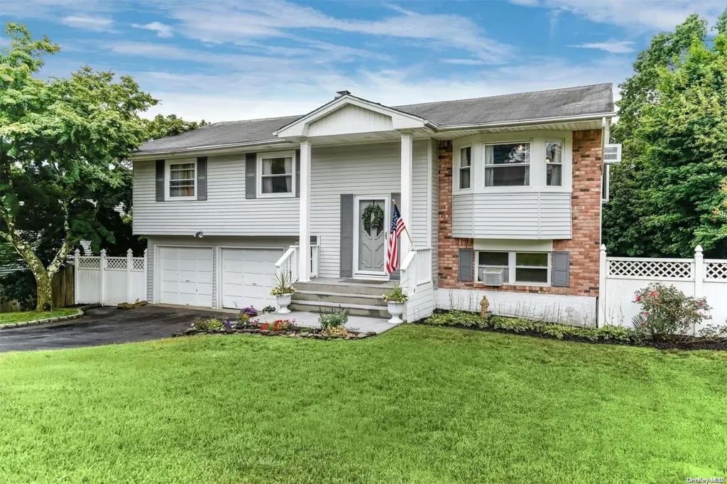 12 Hill Lane Smithtown NY 11787