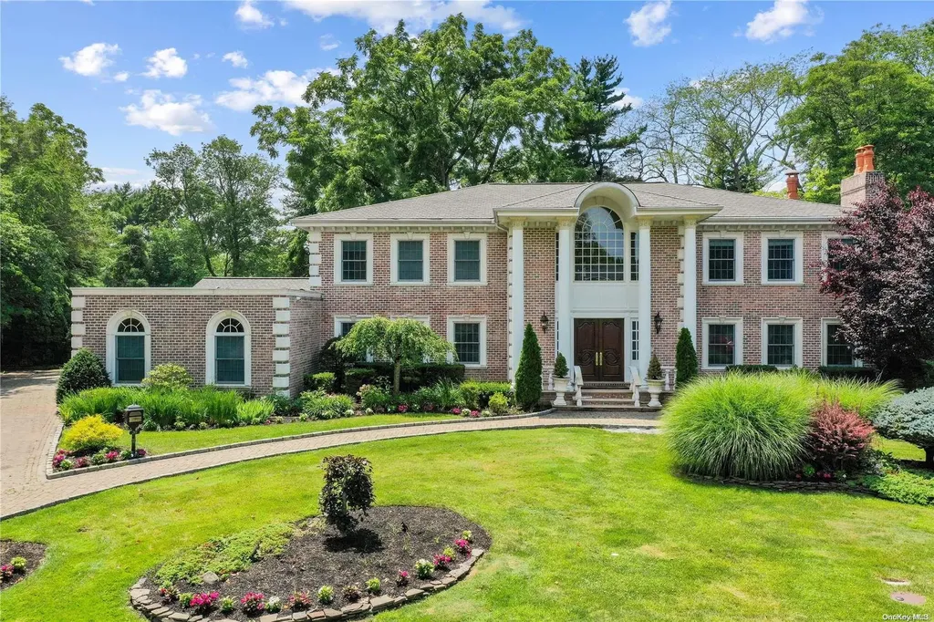 20 Walnut Lane Manhasset NY 11030