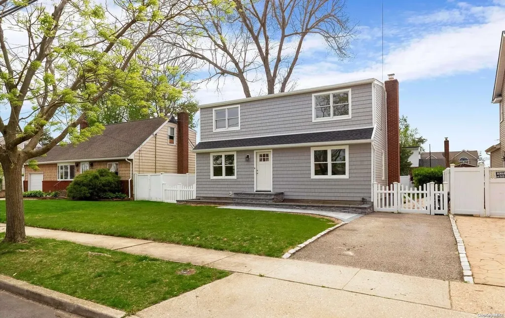 174 Hamilton Avenue Massapequa NY 11758