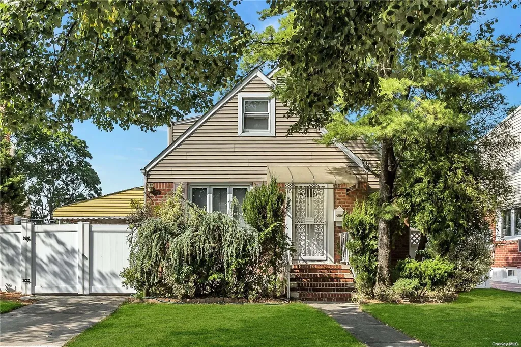 15 Jackson Avenue Elmont NY 11003