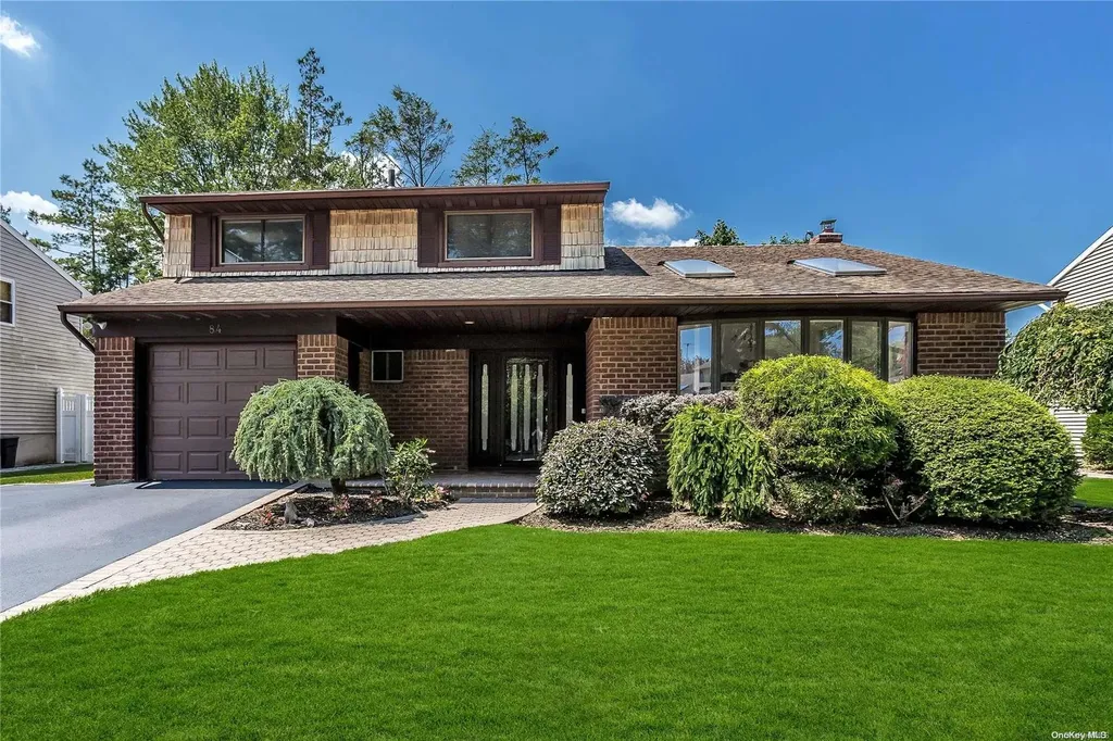 84 Wilson Place Plainview NY 11803