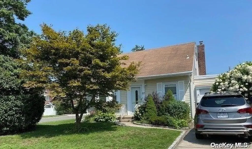57 Edgeworth Street Valley Stream NY 11581