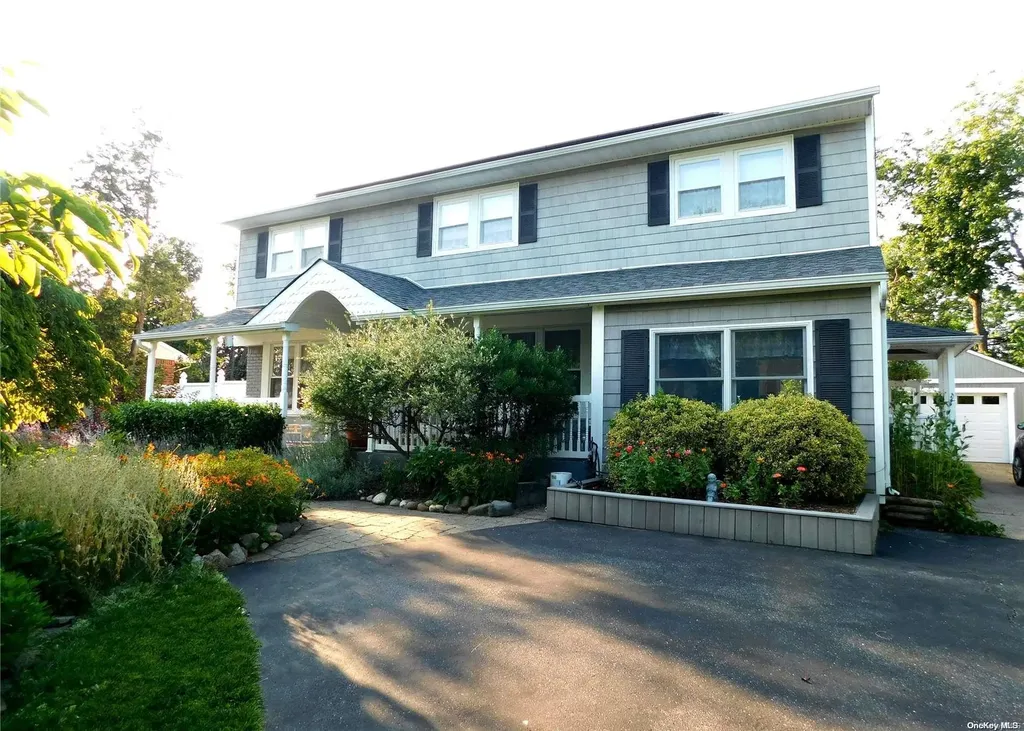 31 Walter Court Commack NY 11725