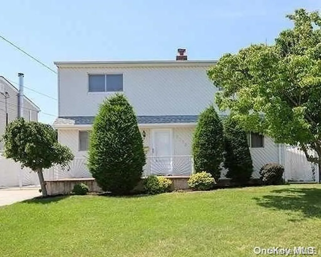 2762 Beach Drive Merrick NY 11566