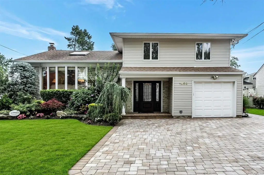 1958 Edward Lane Merrick NY 11566