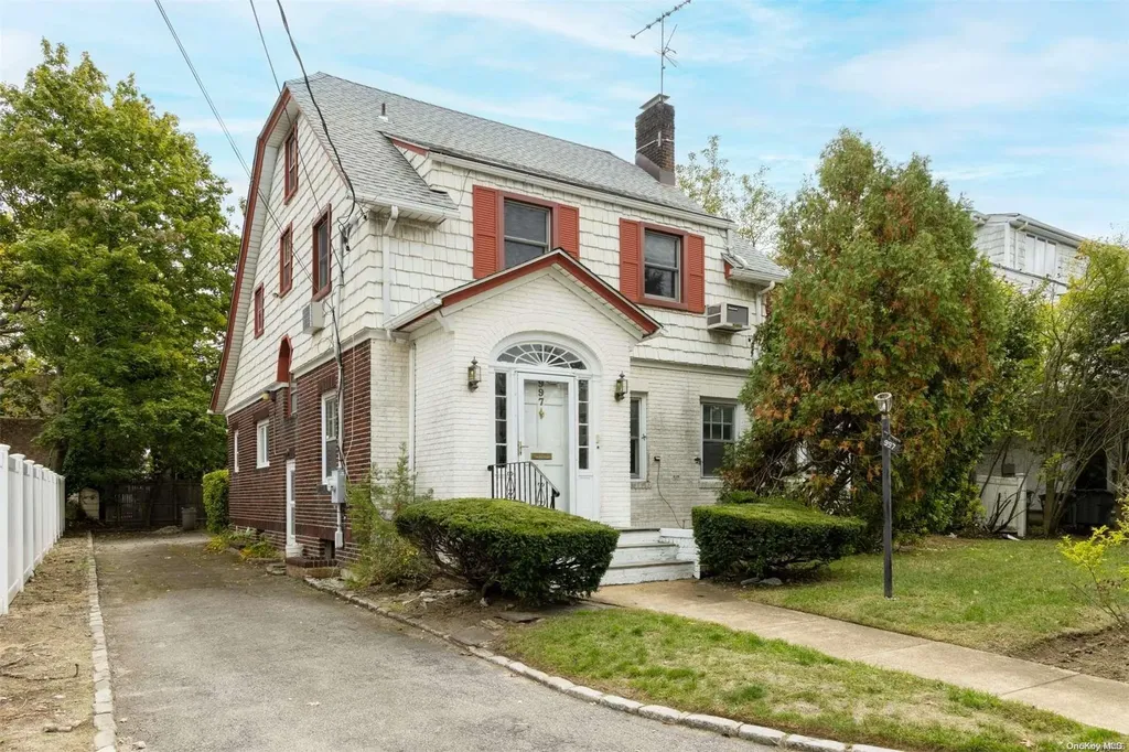 997 E Broadway Woodmere NY 11598