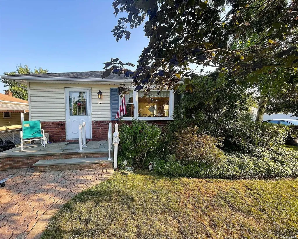 49 Sherman Avenue Bethpage NY 11714