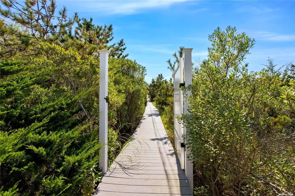 157 Dune Road Quogue NY 11959
