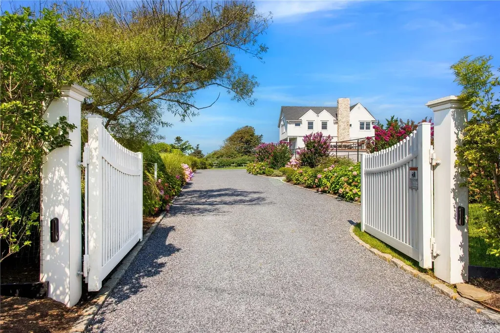 157 Dune Road Quogue NY 11959