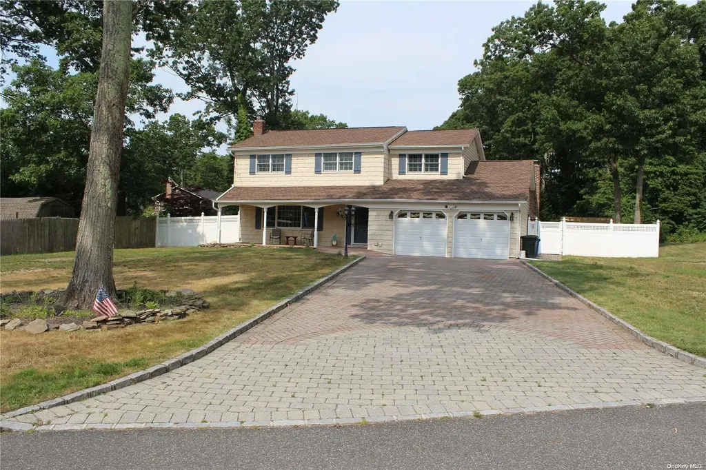 4 School Court Shoreham NY 11786