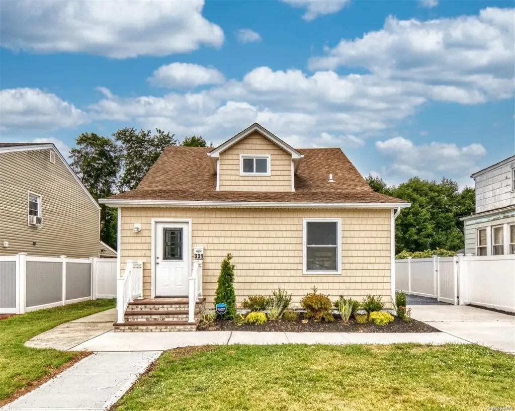 331 N Columbus Avenue Freeport NY 11520