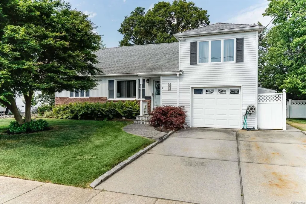 72 Forest Avenue Massapequa NY 11758