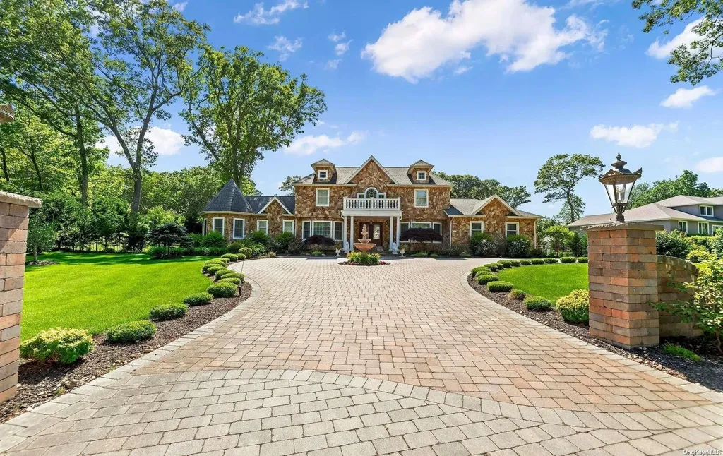 42 Buttonwood Drive Dix Hills NY 11746