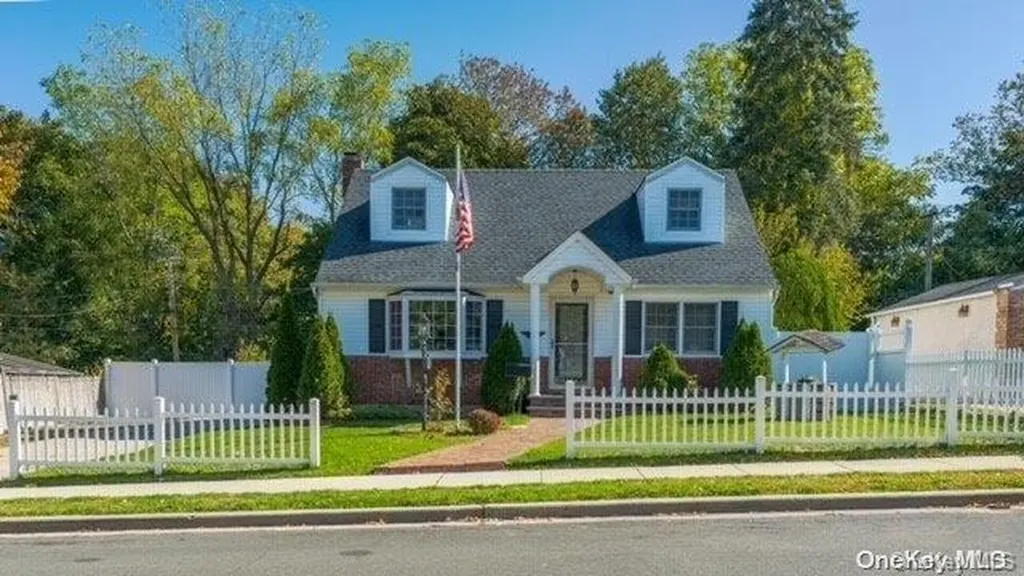 8 Willets Drive Syosset NY 11791
