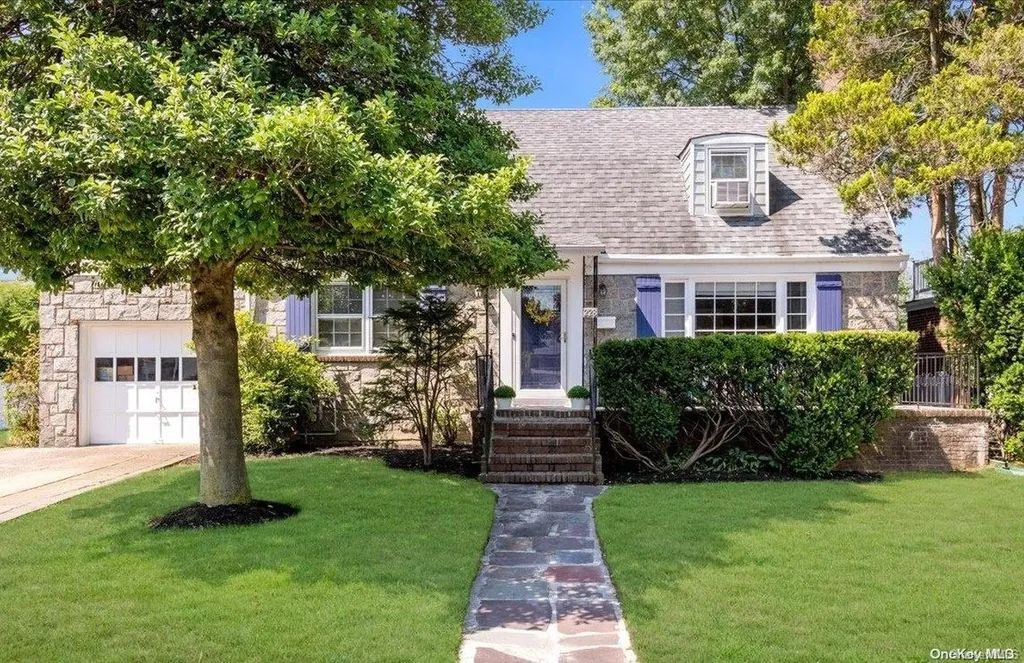 228 Scranton Avenue Lynbrook NY 11563