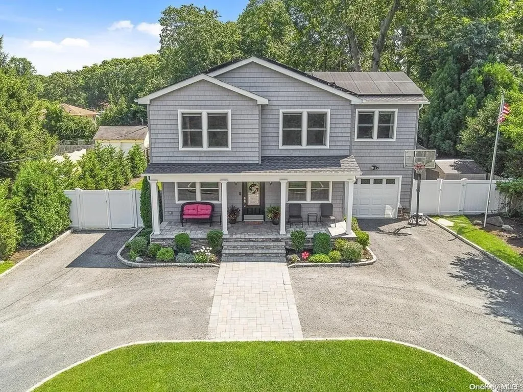 247 Maple Avenue Smithtown NY 11787