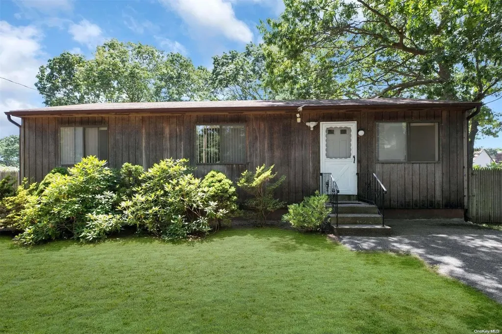 270 Wavecrest Drive Mastic Beach NY 11951