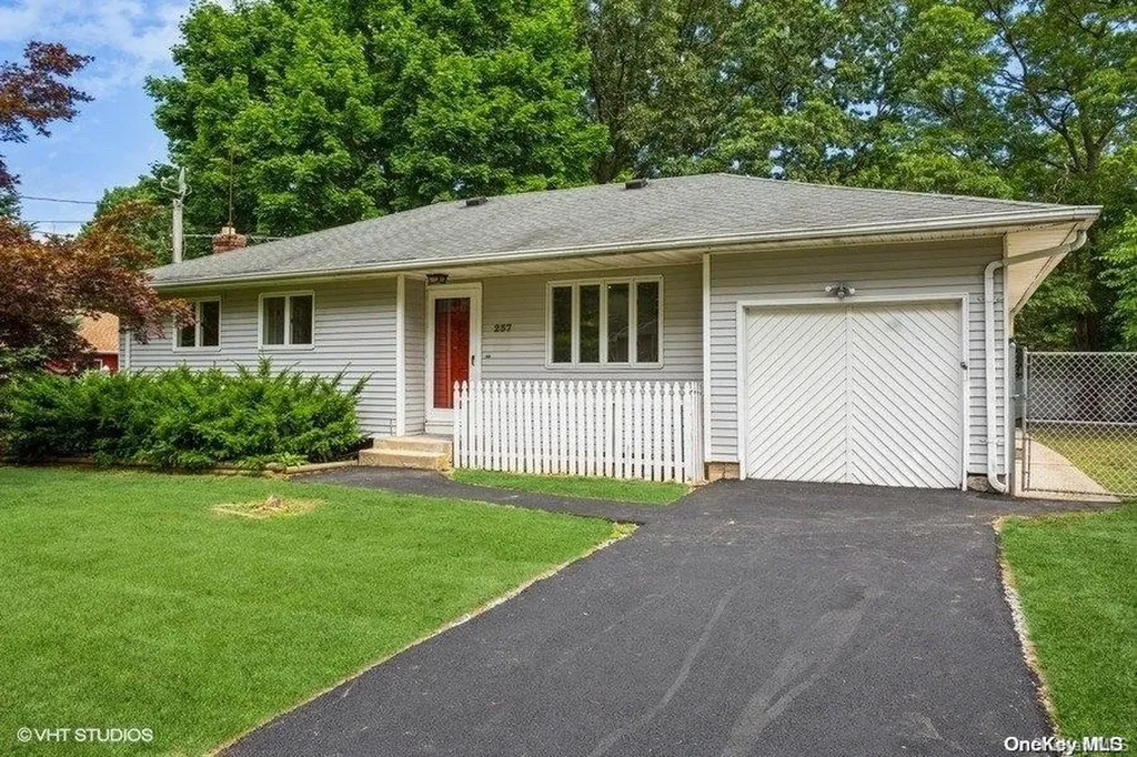 237 Donald Boulevard Holbrook NY 11741