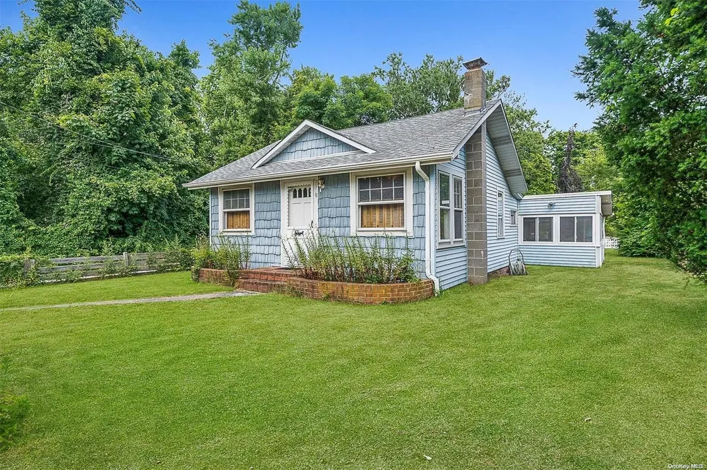 19 Furman Lane Patchogue NY 11772