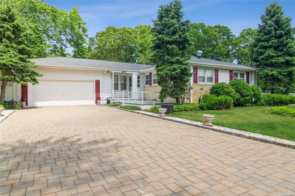 73 Sweetbriar Drive Mastic NY 11950