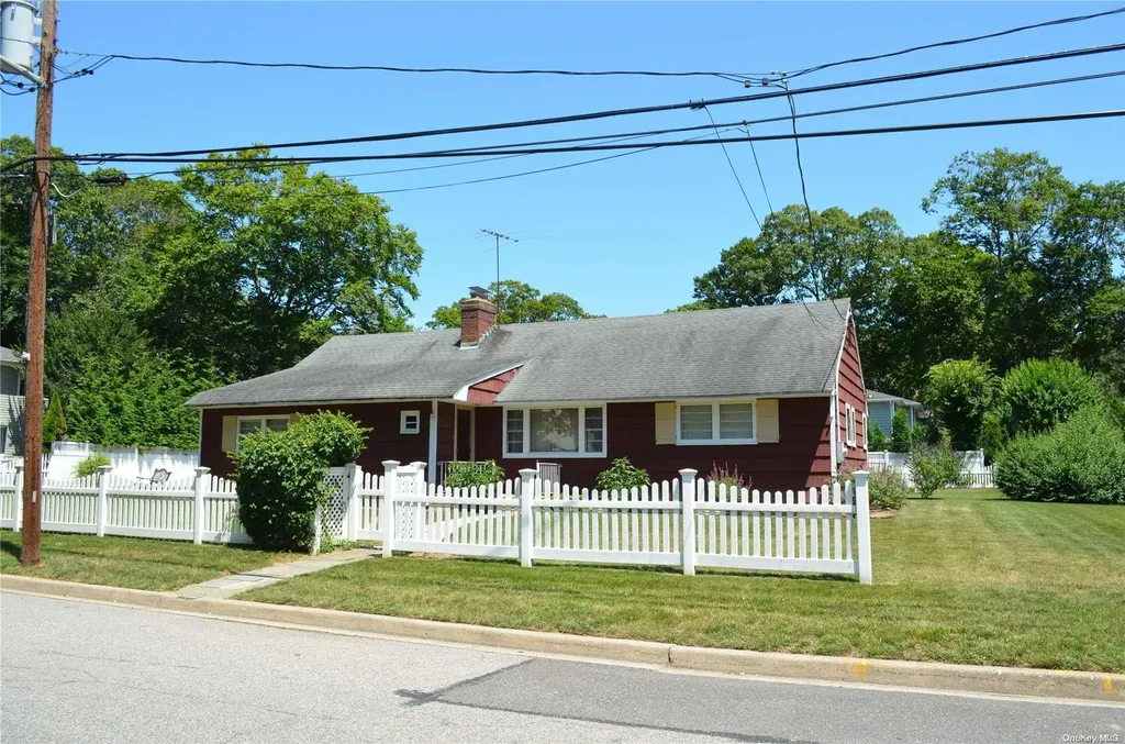 1555 James Road Wantagh NY 11793