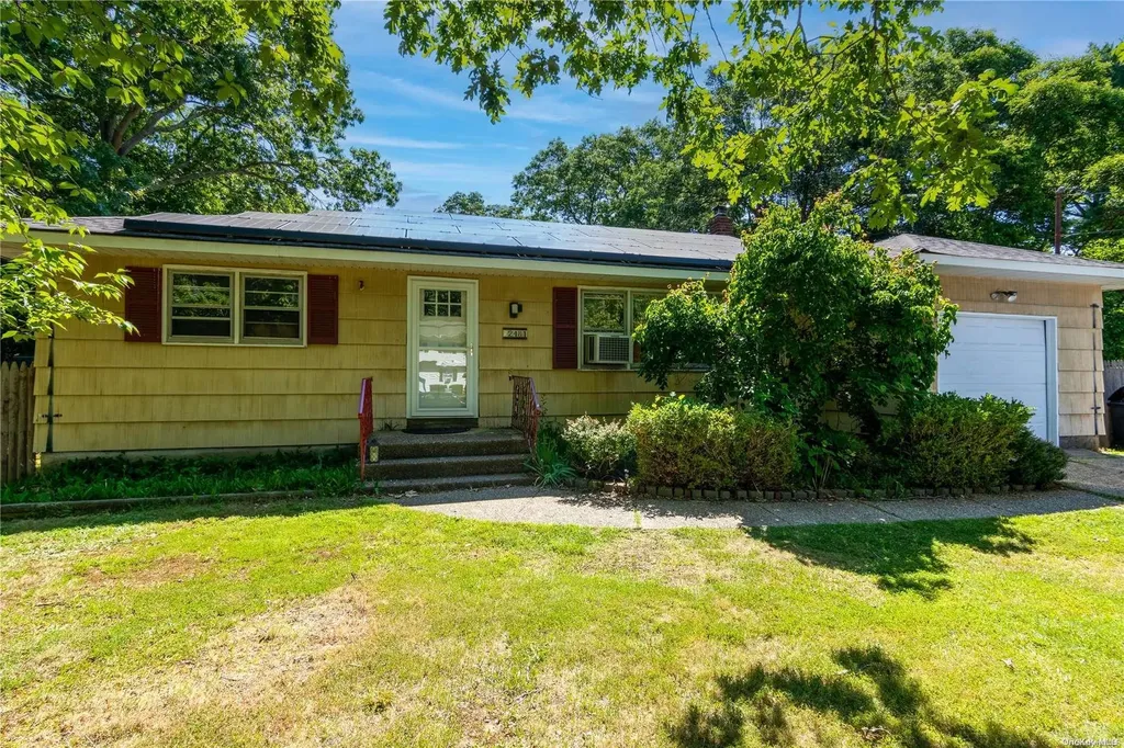2481 Pine Avenue Ronkonkoma NY 11779
