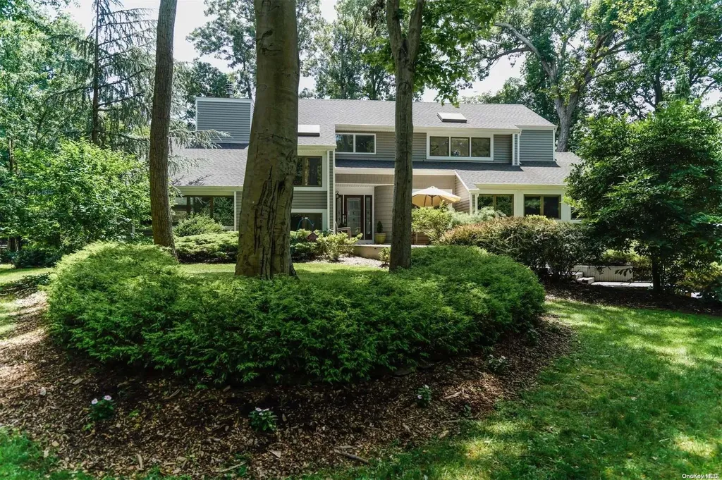 14 Silver Beech Court Setauket NY 11733