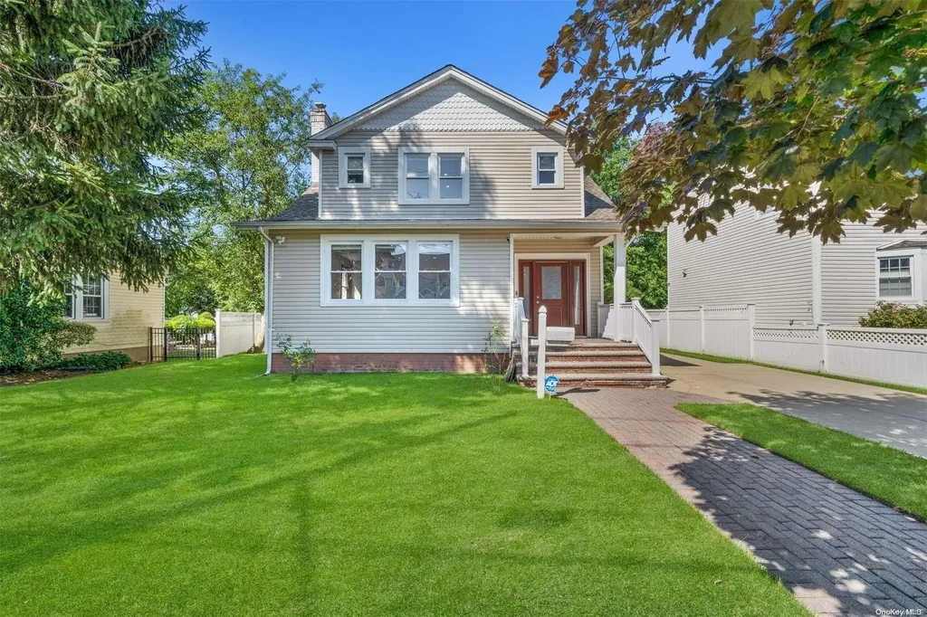 26 Hilbert Street Hempstead NY 11550