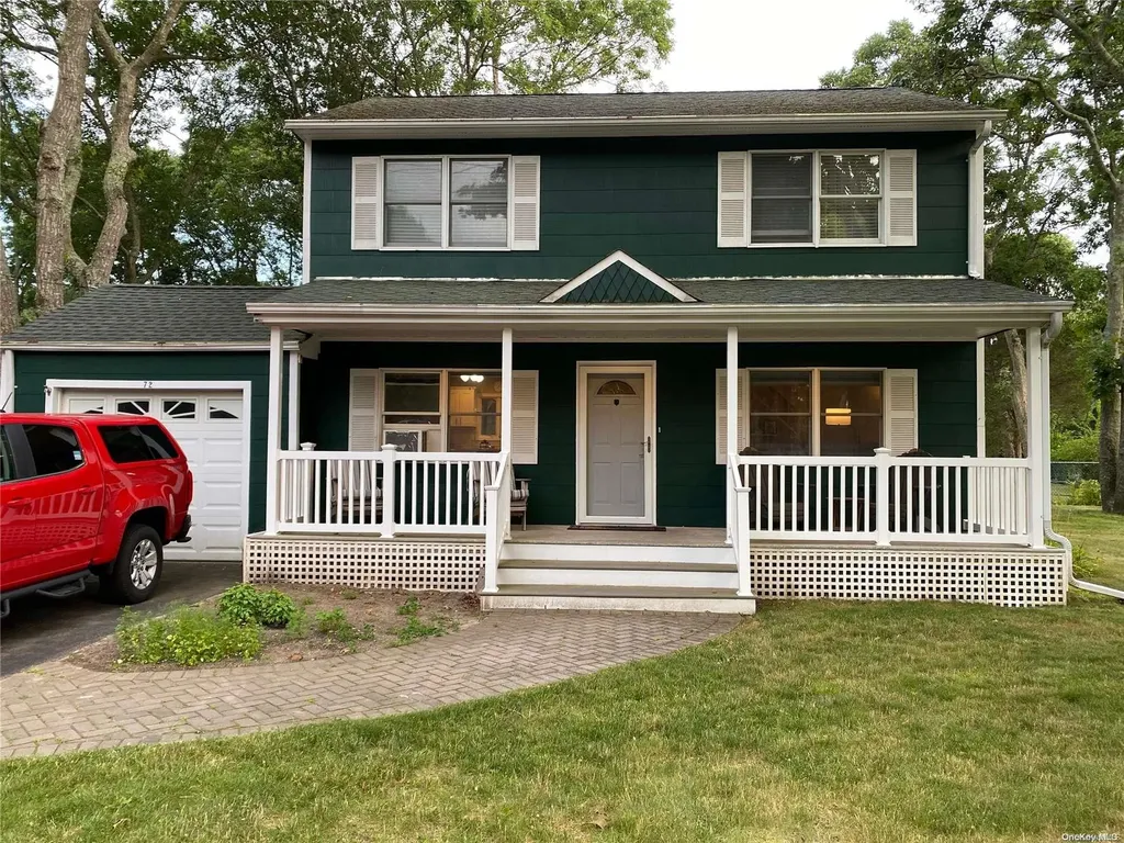 72 Lynncliff Road Hampton Bays NY 11946