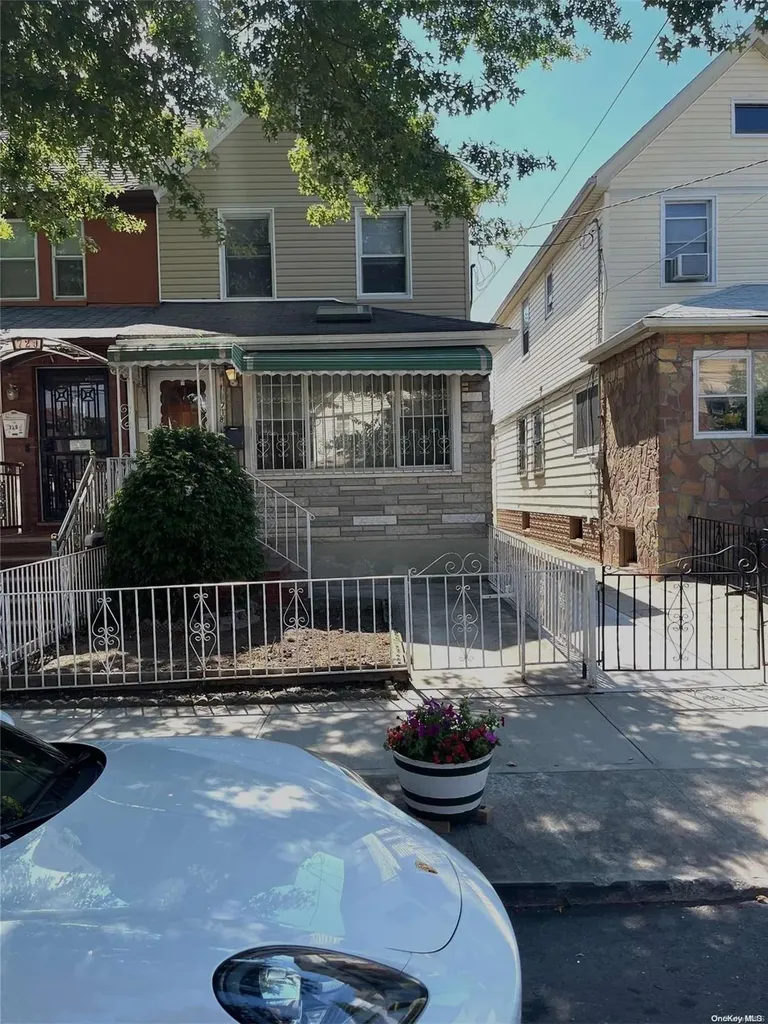 718 E 39th Street Brooklyn NY 11203
