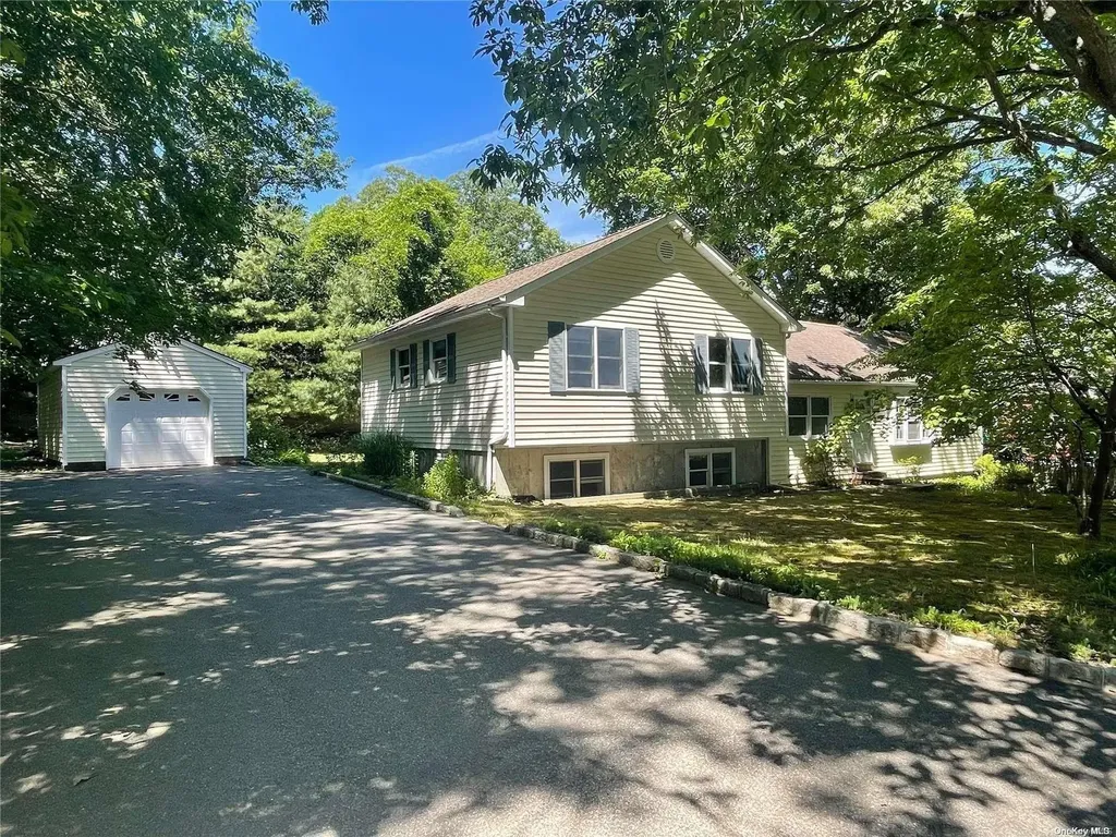 88 Hewlett Drive Sound Beach NY 11789