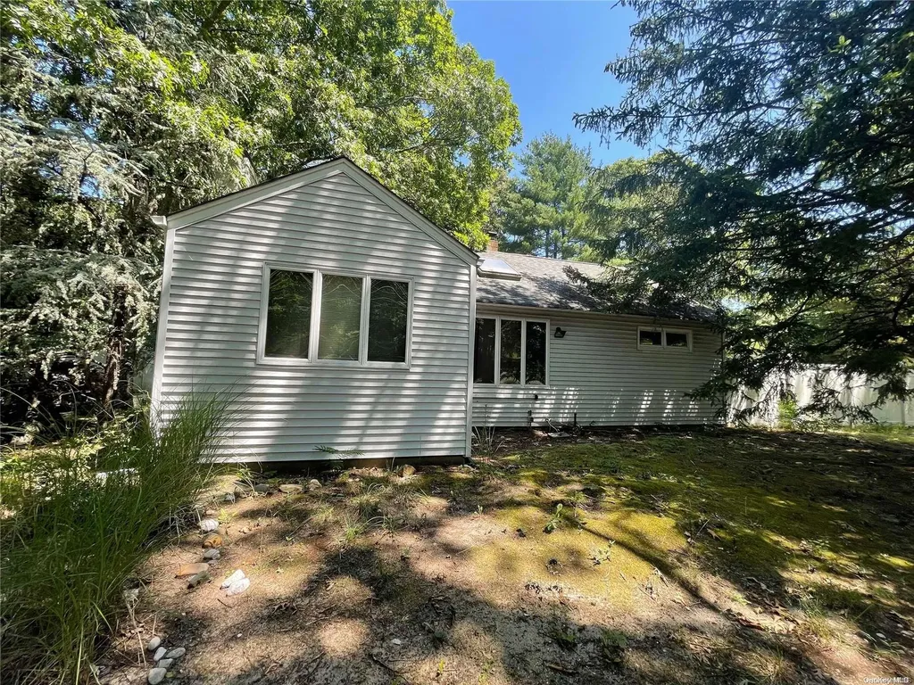 83 Brooksite Drive Smithtown NY 11787