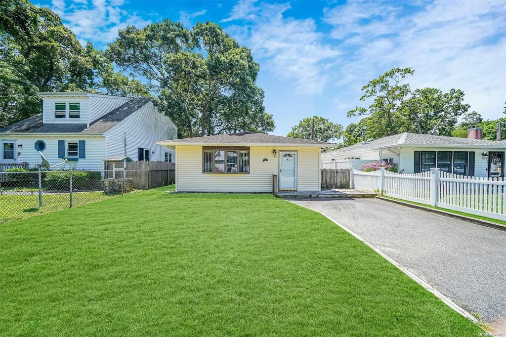 230 Patchogue Avenue Mastic NY 11950