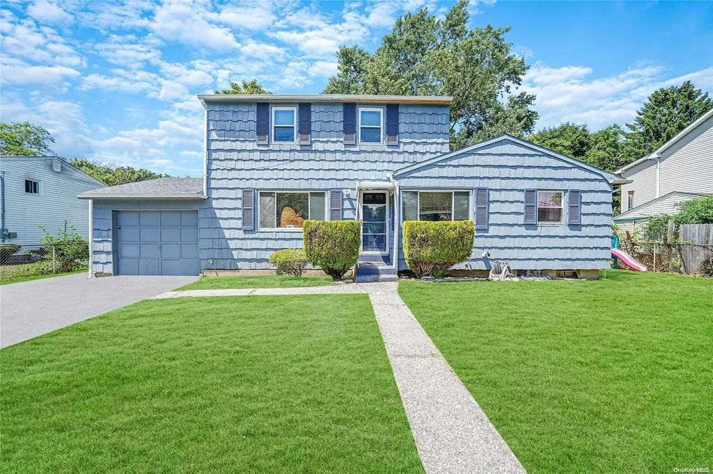 52 Glenmore Avenue Central Islip NY 11722
