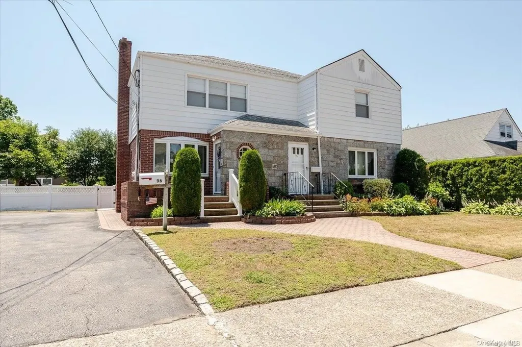 96 Burtis Street Lynbrook NY 11563
