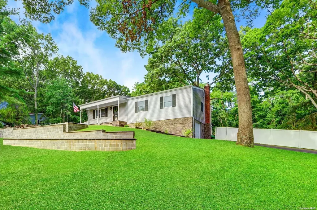 2 Mahogany Road Rocky Point NY 11778