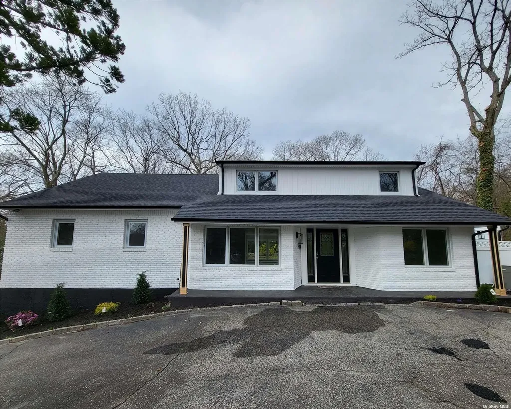 17 Colby Drive Dix Hills NY 11746