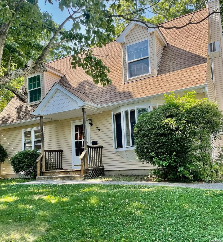 29 Engelke Street Patchogue NY 11772