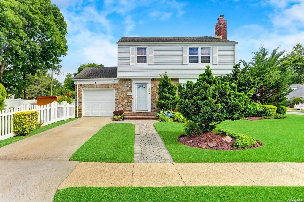 648 John Street North Baldwin NY 11510