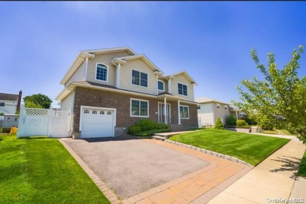 71 Florence Drive Syosset NY 11791