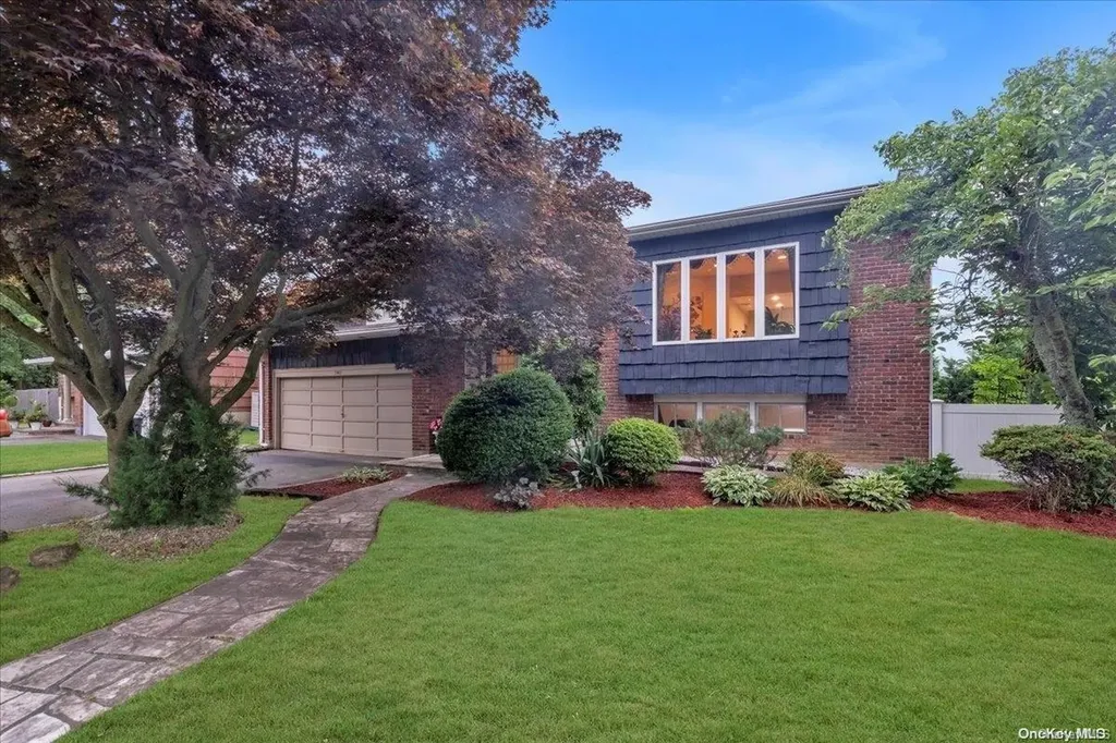 2 Rita Street Syosset NY 11791