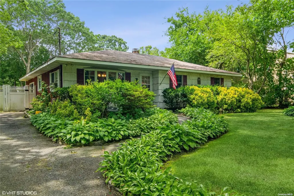 85 Maple Avenue Shirley NY 11967