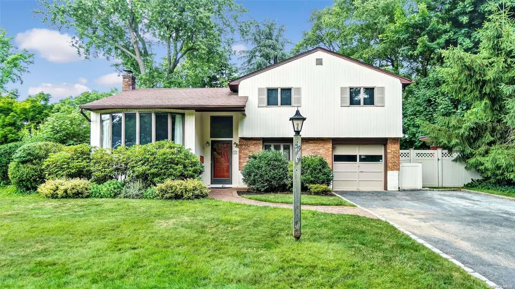 39 Daniel Drive Glen Cove NY 11542