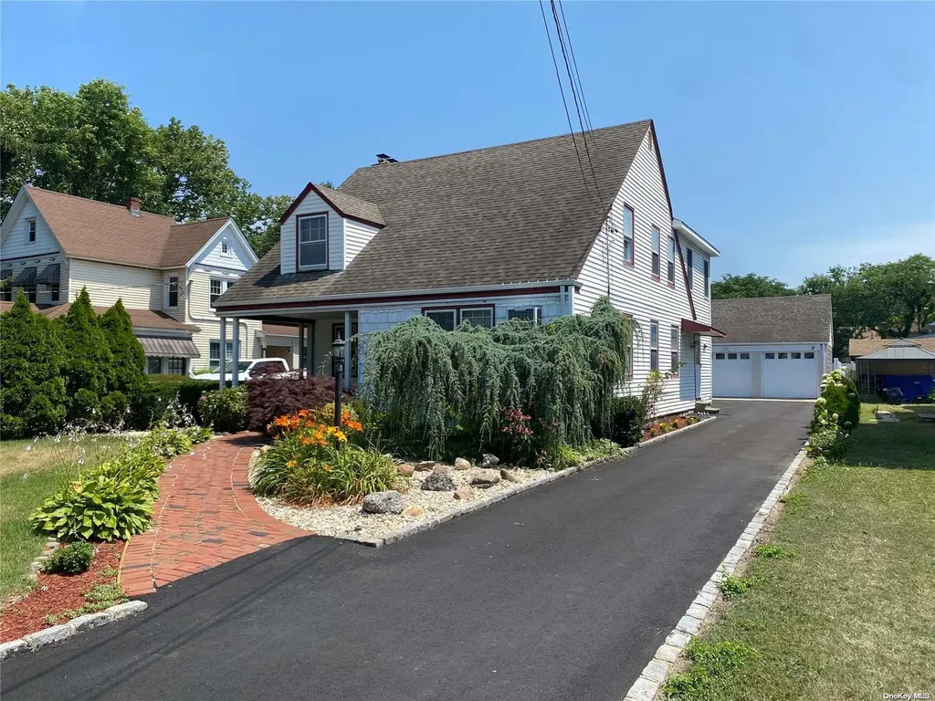 2661 Terrell Avenue Oceanside NY 11572