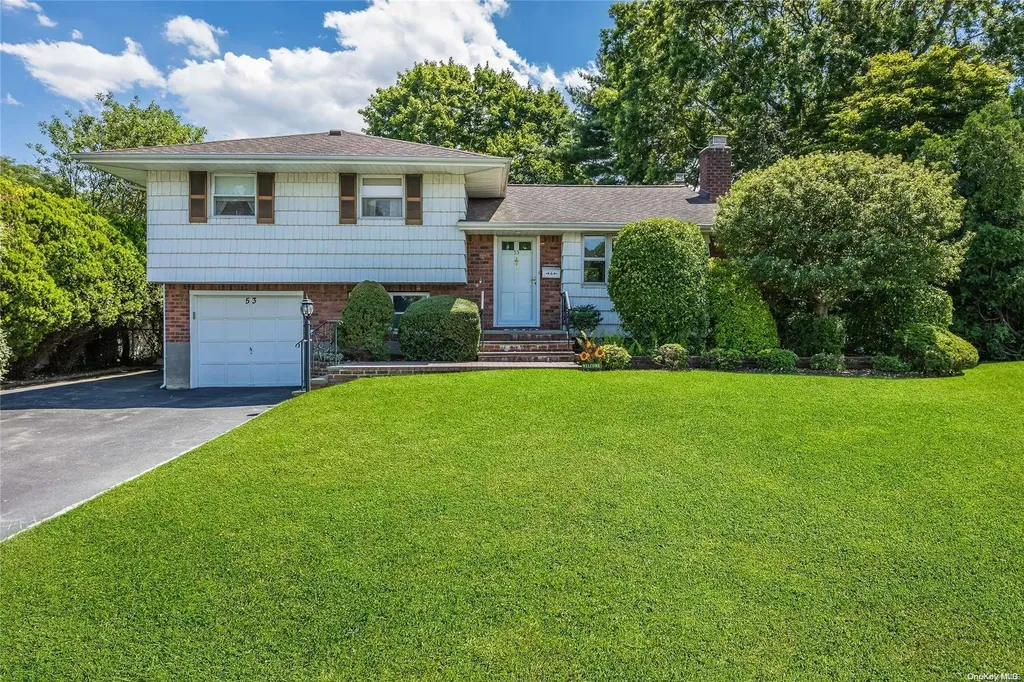 53 Roxbury Drive Commack NY 11725