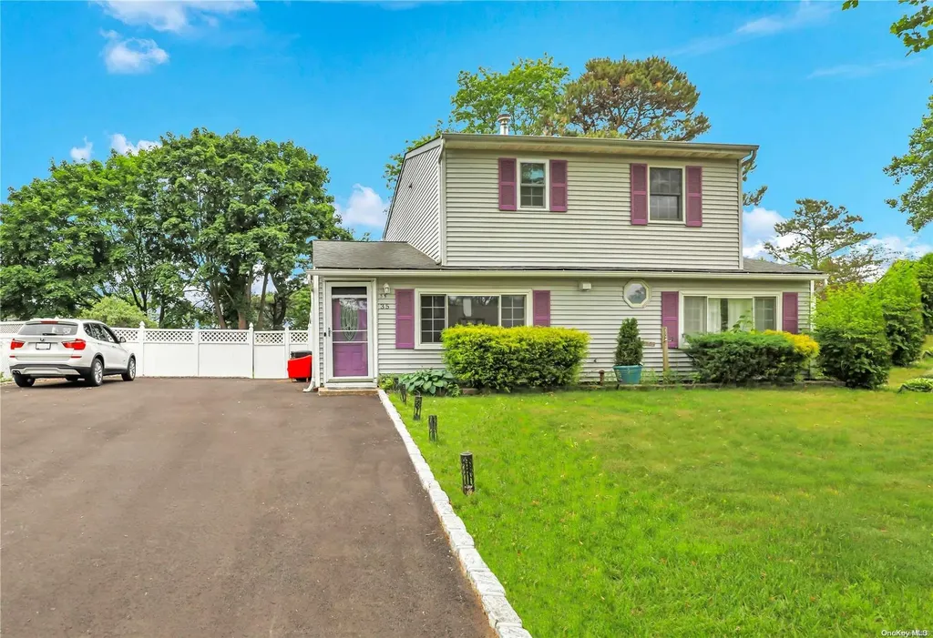 35 Balsam Drive Medford NY 11763