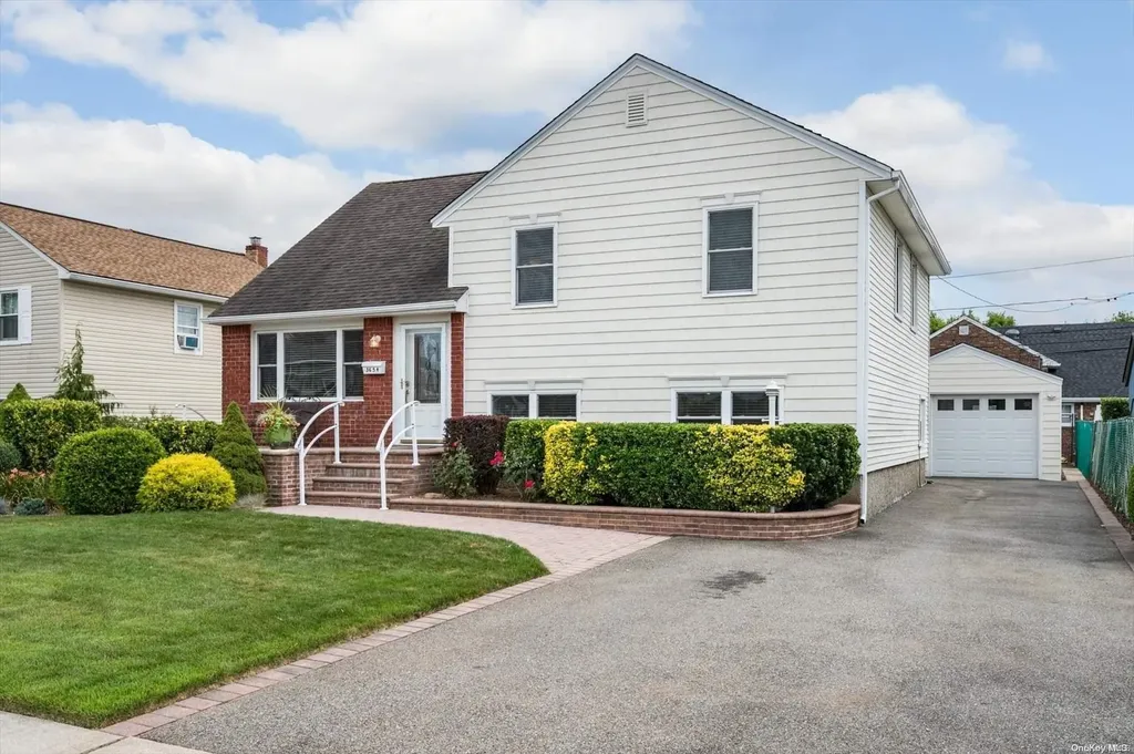 3654 Howard Lane Wantagh NY 11793